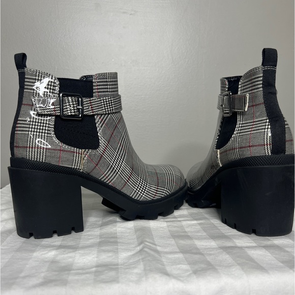 Worn once, plaid booties! - Picture 4 of 5